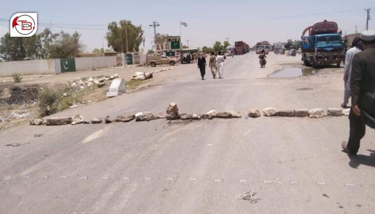 وڈھ ءَ ہندو تاجر ءِ کشندھانی دزگیر نہ کنگ ءِ سر ءَ زھرشانی، دگ بند