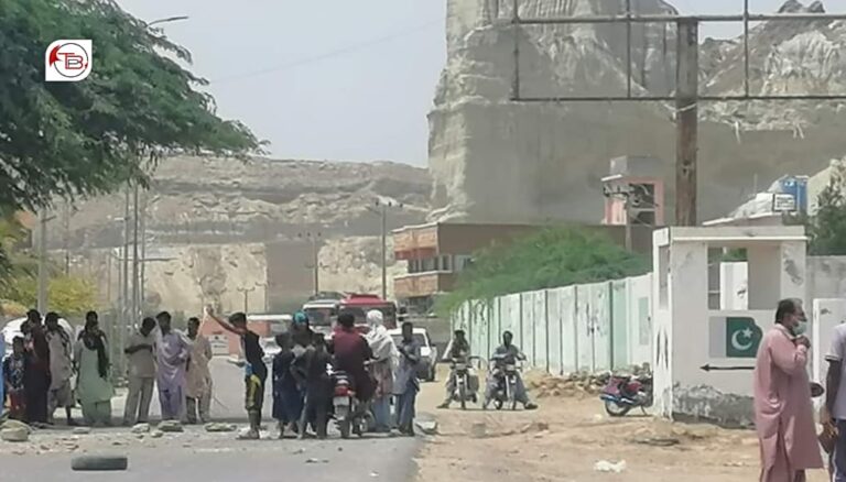 گوادر ءَ تَھ آپی، شھریاں یک رندے پد ءَ دگ بند کتگ اَنت