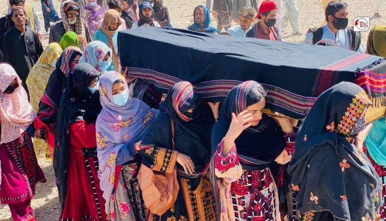 شال: ھوشاپ وئیل ءَ نمیران بیتگیں زھگانی لاش شہدائے بلوچستان ءِ مانشجاہ ءَ گلزمین ءِ باھوٹ ءَ کنگ بیتگ اَنت