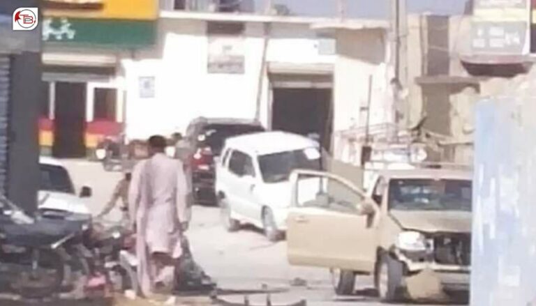 پنجگور: ایف سی ءِ گاڑی ءِ سر ءَ تراک سَے کارندہ زدگ ءُ دو مردم بیران