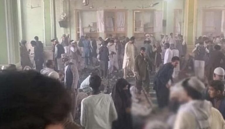 پشاور ءَ مسیتے ءَ بمب تراک: بازیں مردمے بیران ءُ زدگ