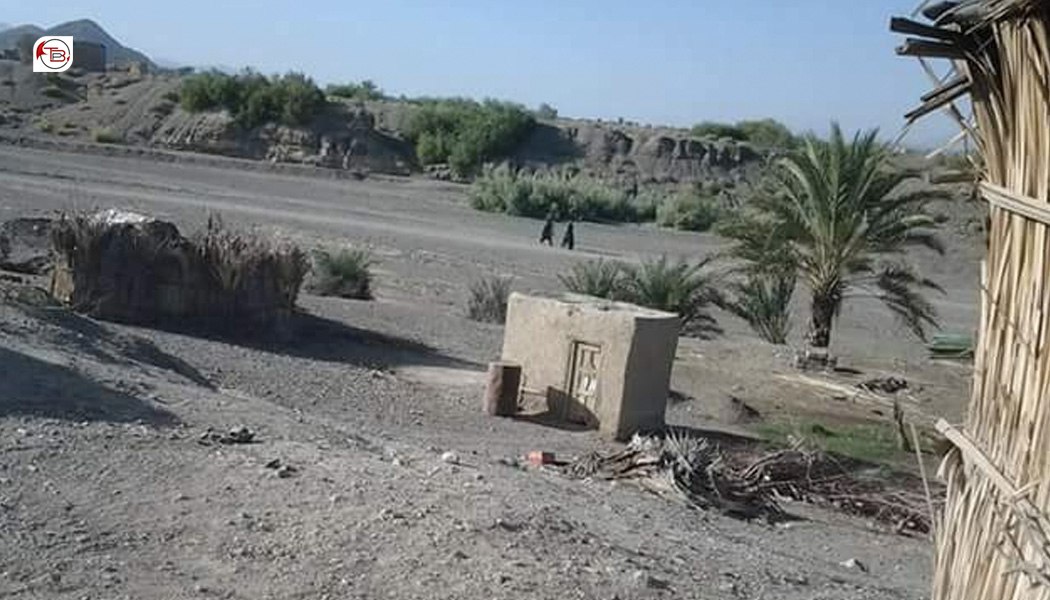 مشکے ءَ سرکاری پلامرزی ءَ ھستیں ناشریں ٹولی مھلوک ءِ گساں پُترتگ ءُ لُٹ ءُ پُل اش کتگ