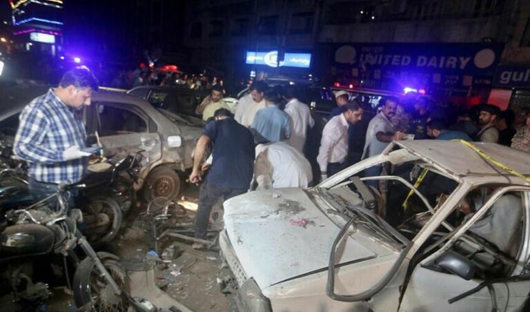 کراچی صدر ءَ بمب تراک کنوک ءِ دزگیری ءِ ٹاہ