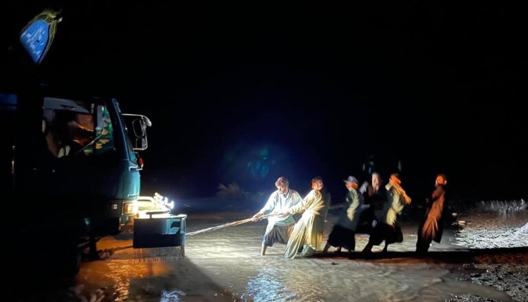 شال ءُ کراچی ءِ شھدگ سپر ءِ کنگ ءَ بند بیتگ