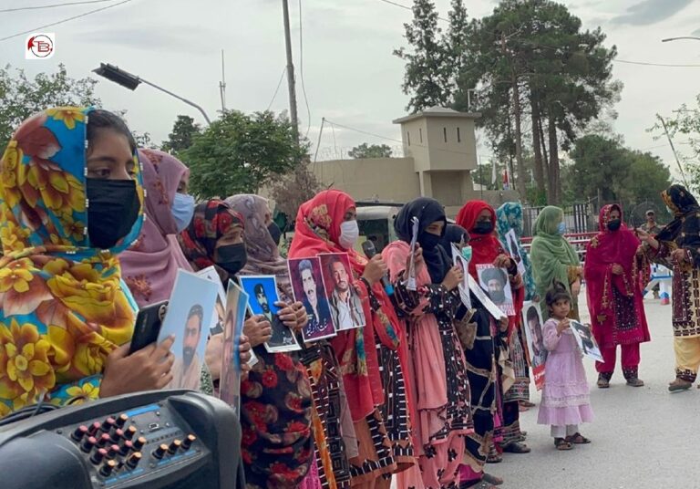 زورانسری آوار جنیانی بگیری ءَ شال ءَ مراگش ءِ برجم دارگ بیت اِنت- کھول