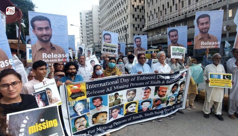 زورانسری آوارجنیانی میان استمانی روچ : کراچی ءَ زھرشانی