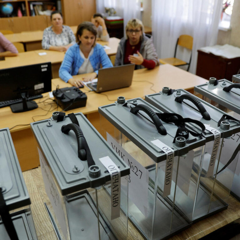 روس ءِ نیمگ ءَ زورگری ءِ واستا یوکرین ءِ چار ھلکاں ریفرنڈم بندات بیتگ