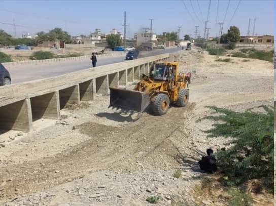 کیچ: ڈپٹی کمشنر کیچ ءِ گوشگ ءِ پد ءَ آپسر دوکرم پھل ءِ ھڈ کنگ ءِ کار بندات بیتگ