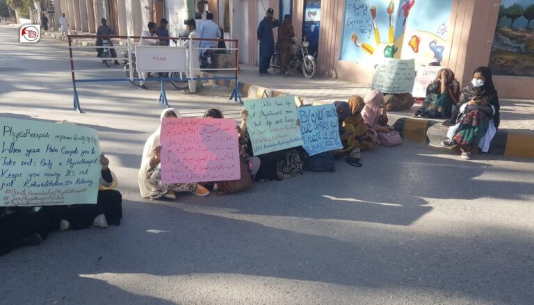 شال گورنر کارگس ءِ دیم ءَ فزیو تھراپیسٹانی نندانک