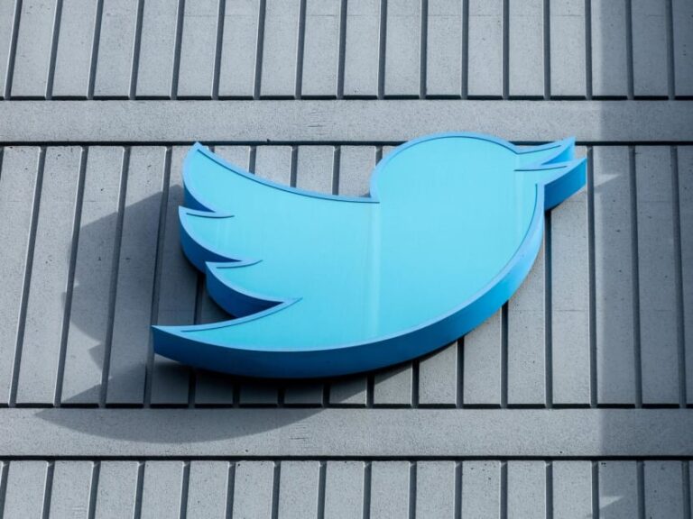 ٹوئٹر ءَ دگہ چاگردی ترامجاھانی لنکانی شنگ کنگ ءِ سر ءَ بندش، اکاؤنٹ بند کنگ بیت اِنت