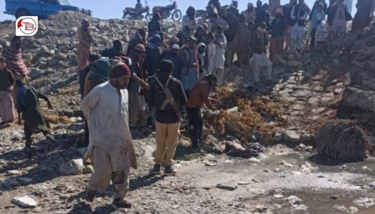 پنجگور ءُ تمپ ءَ دو مردمانی جون دست کپتگ اَنت