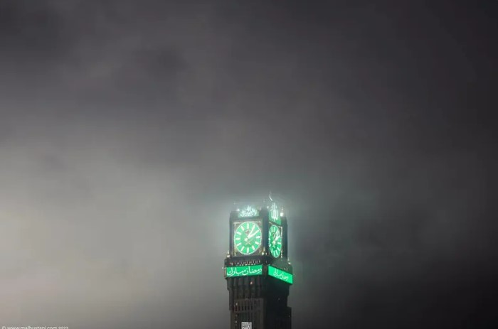 مکہ “کلاک ٹاور “جمبراں مانپوش اتگ، اے دلکشیں ندارگ چاگردی ترامجاھاں شنگ