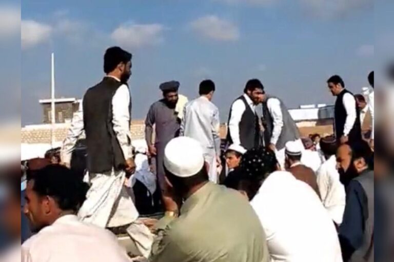 بلوچستان: ائید خطبہ ءَ مُلا ءِ بگیری ءَ زھرشانی، ورنایاں واک آؤٹ کتگ