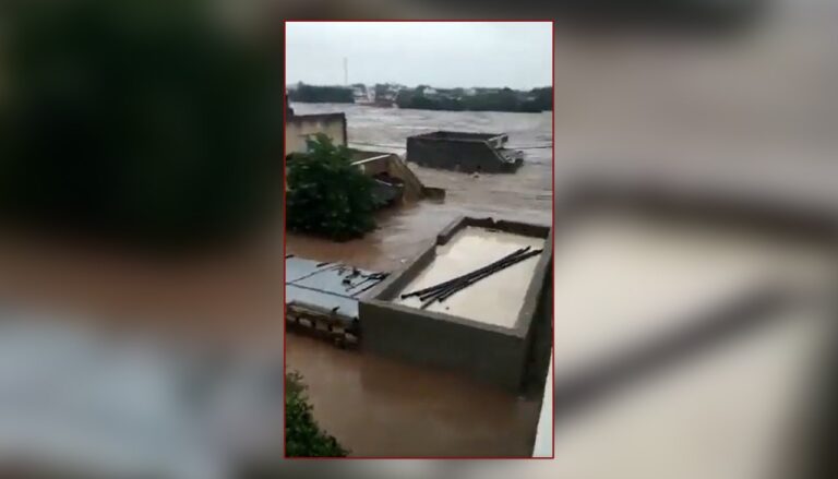 زری توپان بپر جوائے ءَ گجرات ءَ تباھی کتگ، درچک ءُ سَے ھزار ءَ گیش کھمبہ کپتگ اَنت