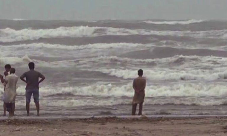 زری توپان ءِ دیم مٹ اتگ ءُ پاکستان ءِ زری دمگاں دیم ءَ دیگ اِنت