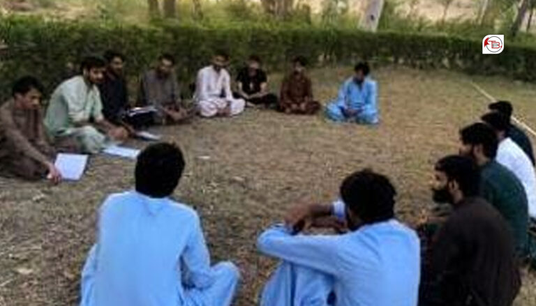 بلوچ اسٹوڈنٹس ایکشن کمیٹی حیدر آباد ھنکین ءِ ھنکینی لس دیوان برجم دارگ بیتگ