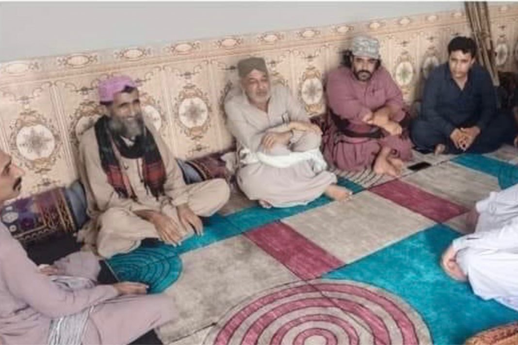 بلوچ راج مچی ءِ چن ءُ لانچ، کتاب شنگ بیتگ