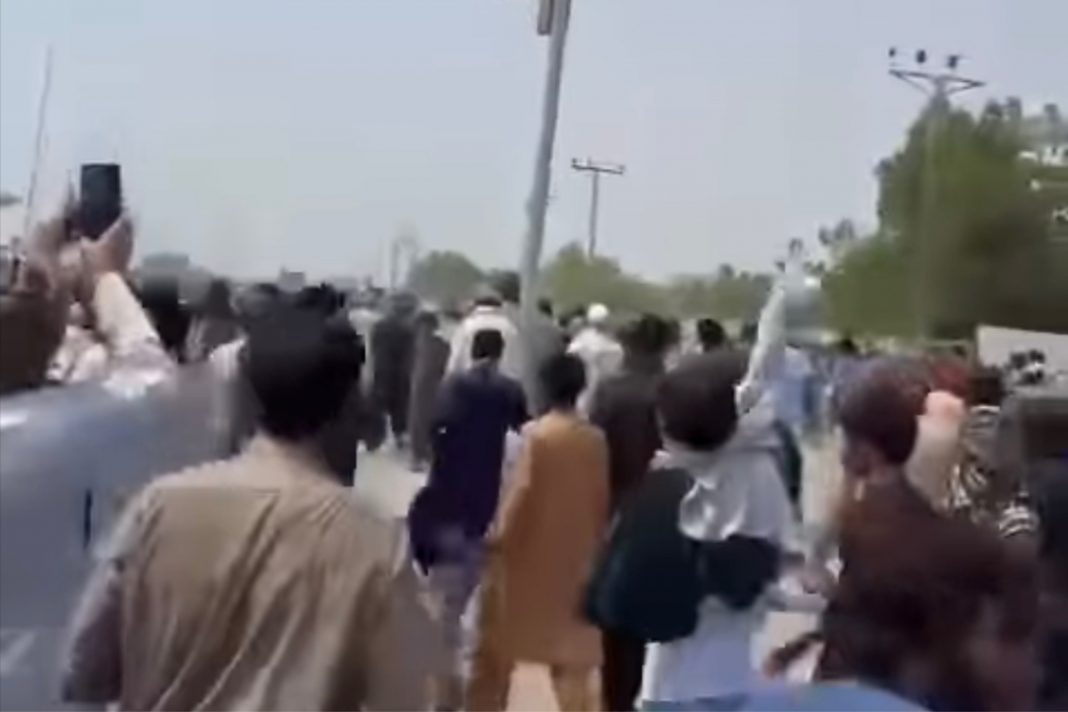 گوادر: پورسز ءَ ماہ رنگ ءُ سمی ءِ دزگیر کنگ ءِ جھد، مھلوک ءِ گھگیری، جاور ناگیگ
