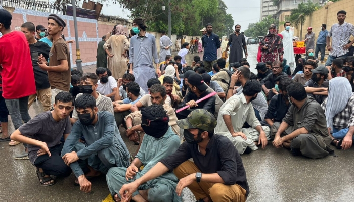 بلوچ زھرشانی کنوکانی سر ءَ لَٹ ءُ کُٹ ءُ دزگیریانی بگیری ءَ کراچی سول سوسائٹی ءِ زھرشانی