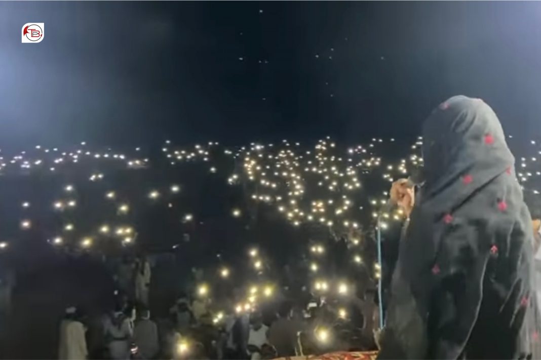 شھیدانی کُربانیانی برکت ءَ بلوچ زرمبش گوں نوکیں جزم ءُ جزمے ءَ دیم ءَ روان اِنت. ڈاکٹر ماہ رنگ بلوچ
