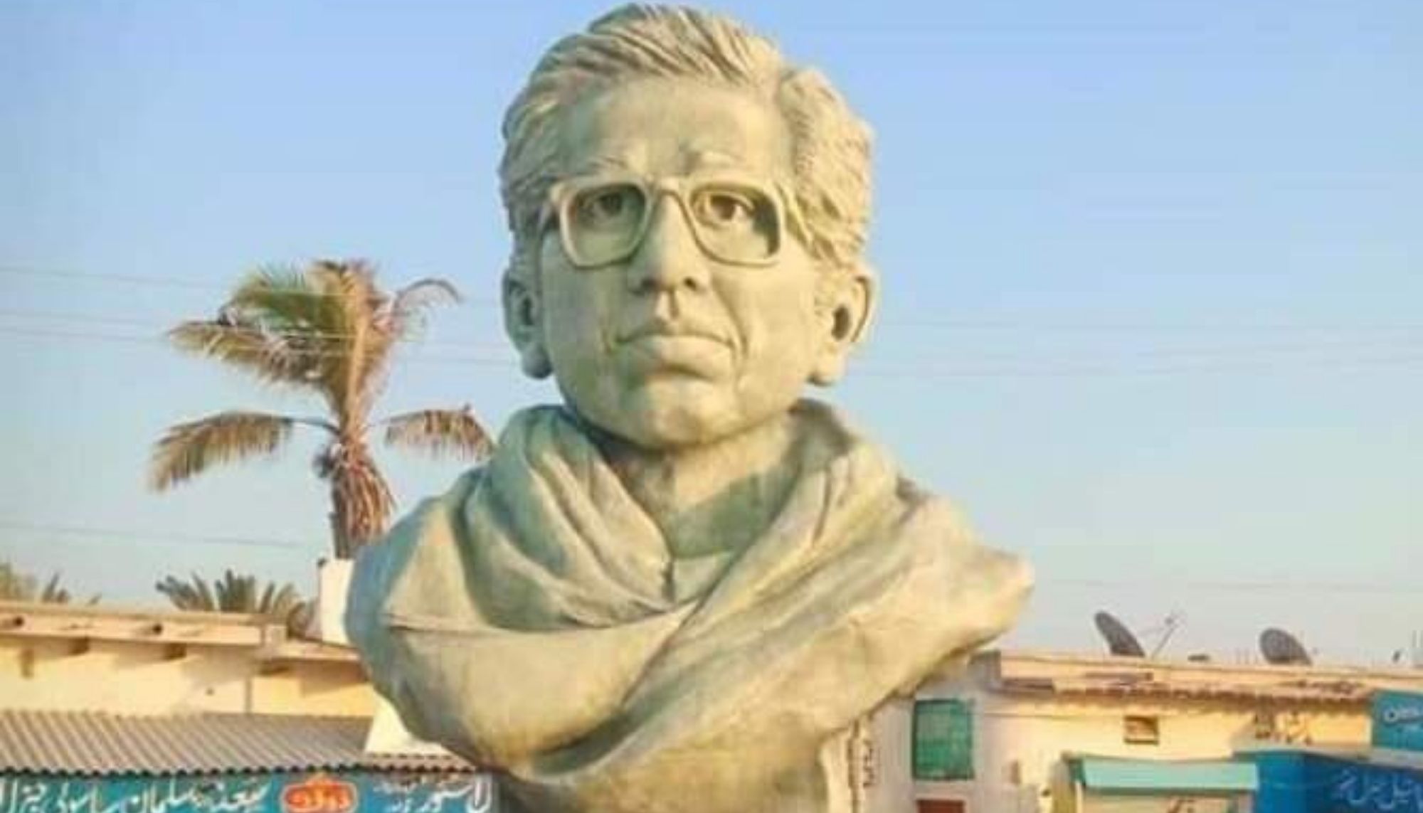 گوادر ءَ سید ھاشمی ءِ ’مجسمہ ‘ ءِ سر ءَ ناشناساں اُرش کتگ ءُ پروشگ ءِ جھد کتگ