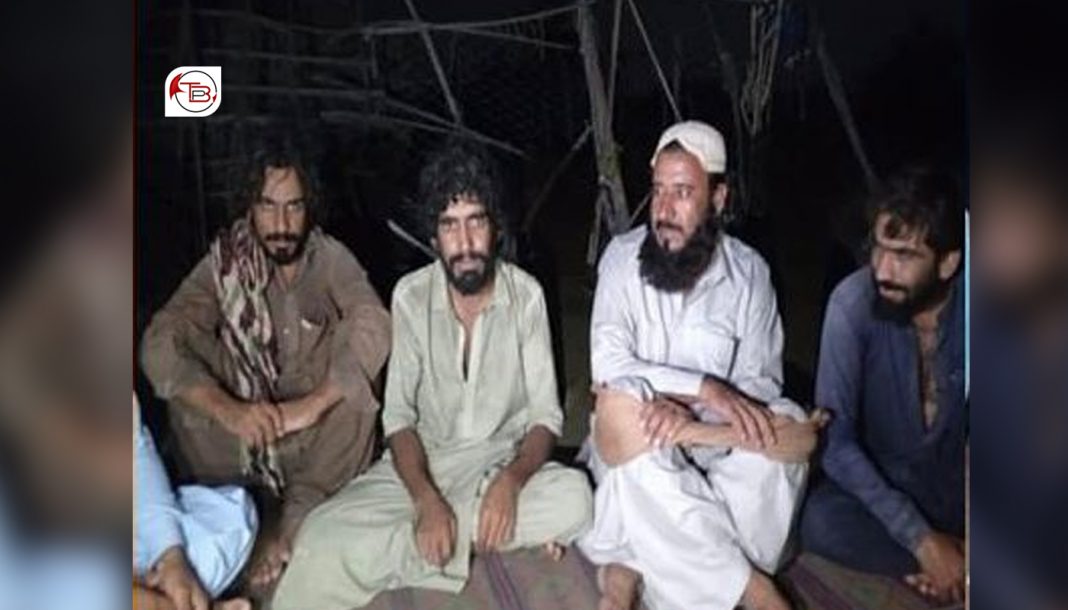 چہ بلیدہ ءَ چار بیگواھیں مردم یل بیتگ اَنت