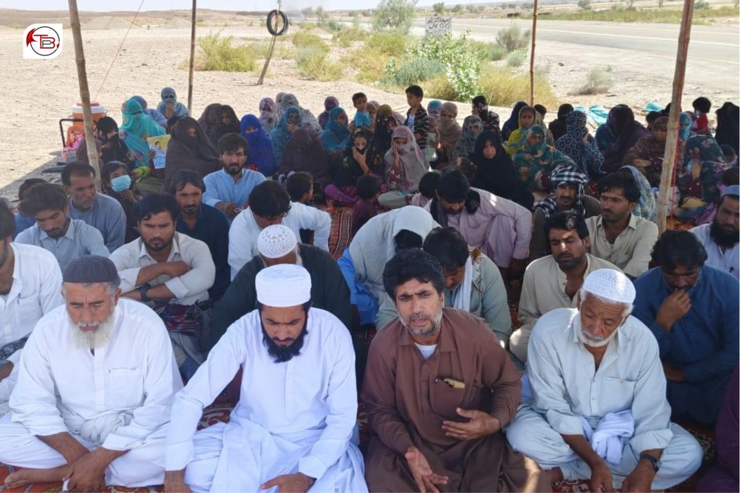 پنجگور: دو براتانی زورانسری بیگواہ کنگ ءِ ھلاپ ءَ کھول ءِ مردماں سی پیک ءِ راہ بند کتگ