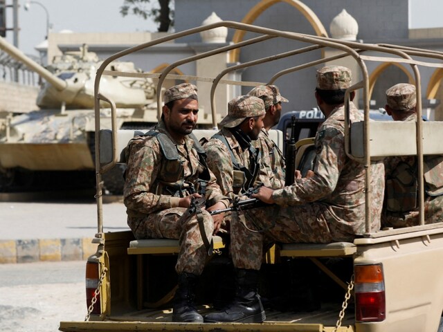ڈی آئی خان: ایپ سی ءِ چیک پوسٹ ءِ سر ءَ اُرش ءَ چہ 10 کارندہ کشگ بیتگ انت