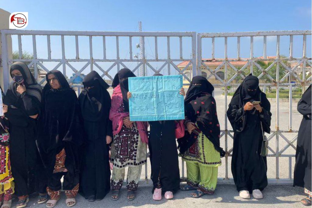 گوادر : زورانسری بیگواہ لالا رفیق ءِ کھول ءَ ڈپٹی کمشنر کارگس دیم ءَ زھرشانی
