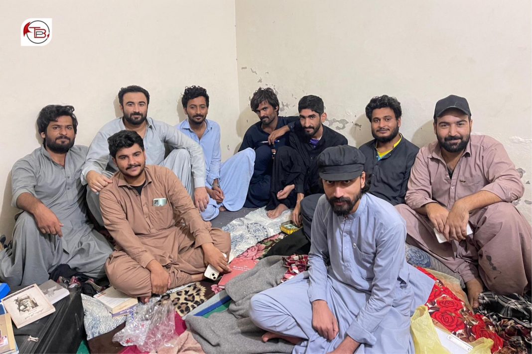 راولپنڈی : پاکستانی پوج ءِ دست ءَ بیگواہ کنگ بیتگیں دھیں نودربر آجو بیتگ اَنت