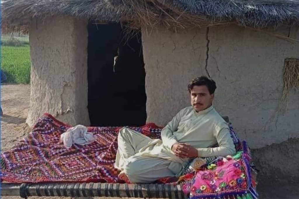 ڈیرہ بگٹی : پاکستانی پوج ءَ لوگانی سر ءَ بیڑبرتگ، سے مردم بیگواہ کتگ