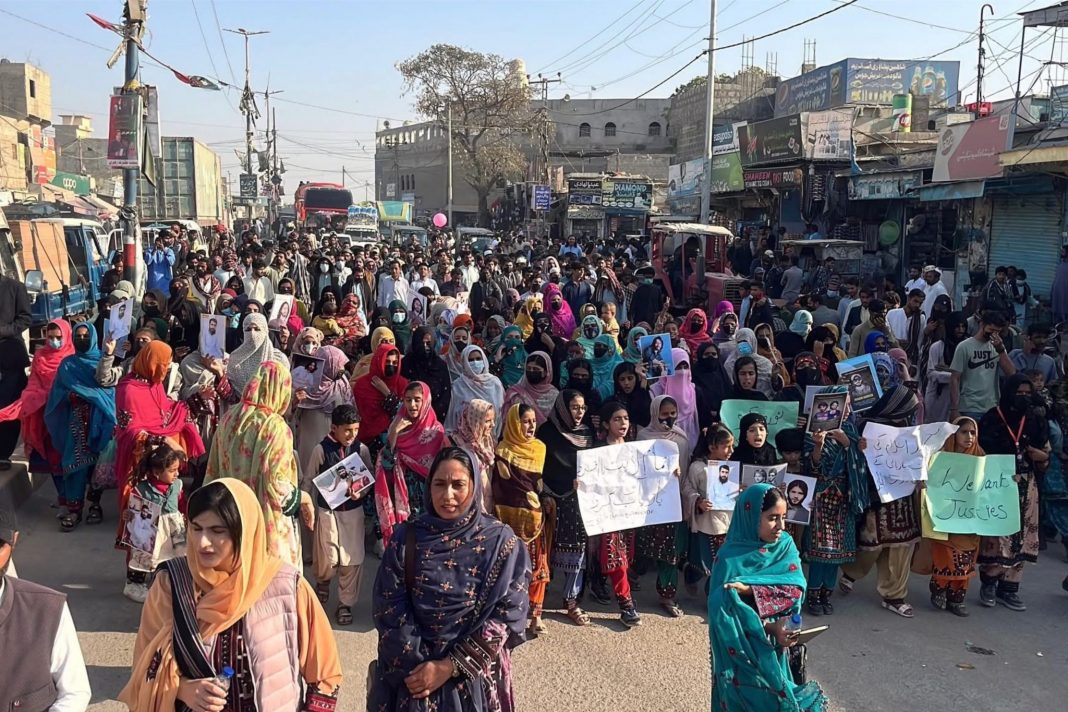 بلوچ چکچینی ءِ یاتگاری روچ ءِ درگت ءَ چن ءُ لانچ برجاہ، ھب ءَ سلاہ بندیں مردمے دزگیر