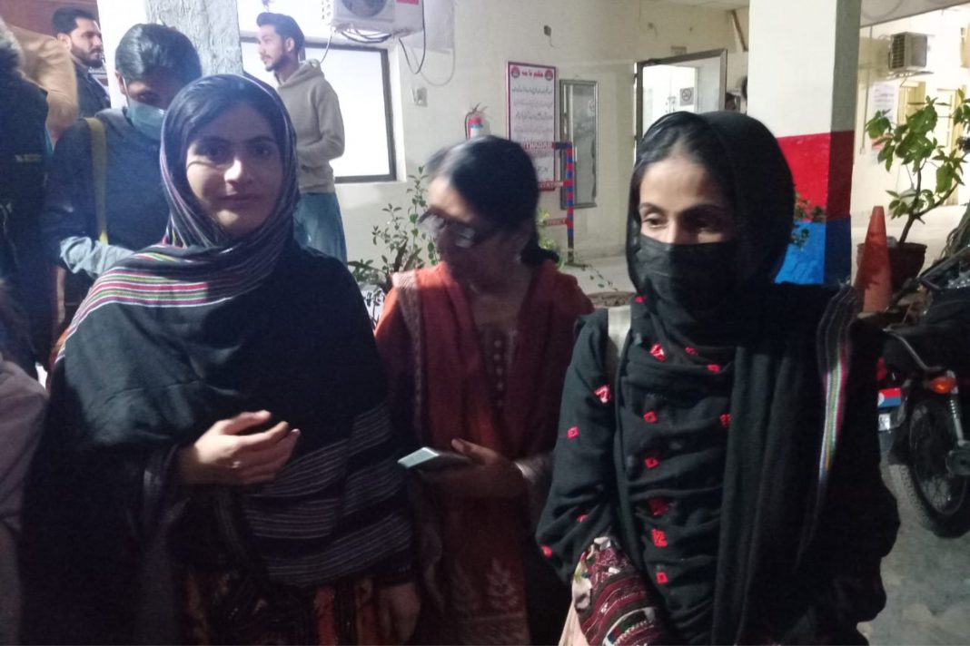 کراچی : بلوچ یکجھتی کمیٹی ءِ راھشون سمی دین بلوچ یل کنگ بیتگ