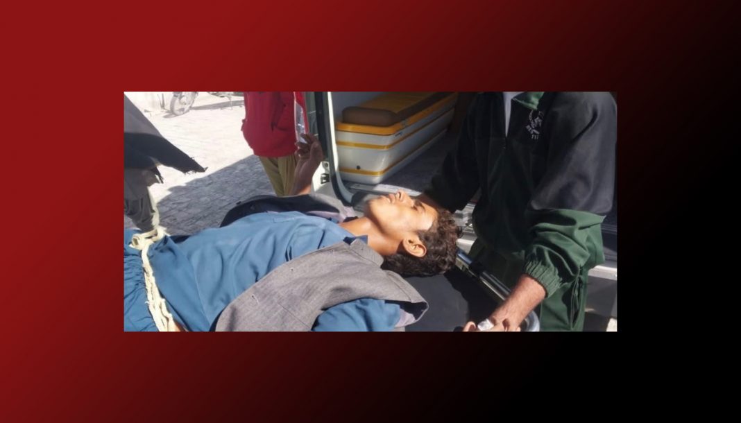 کیچ : ھوشاپ زیرو پوائنٹ ءَ یک مردمے ءَ زھرشانی کنوکانی سر ءَ گاڑی چاڑینتگ، یک مردمے ٹپی