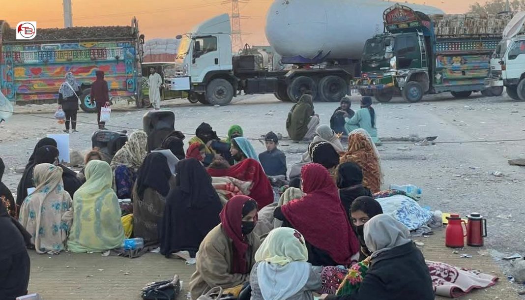 ھب: زورانسری بیگواھیانی ھلاپ ءَ سیمی روچ ءَ نندانک برجاہ، گپ ءُ تران بے سوب