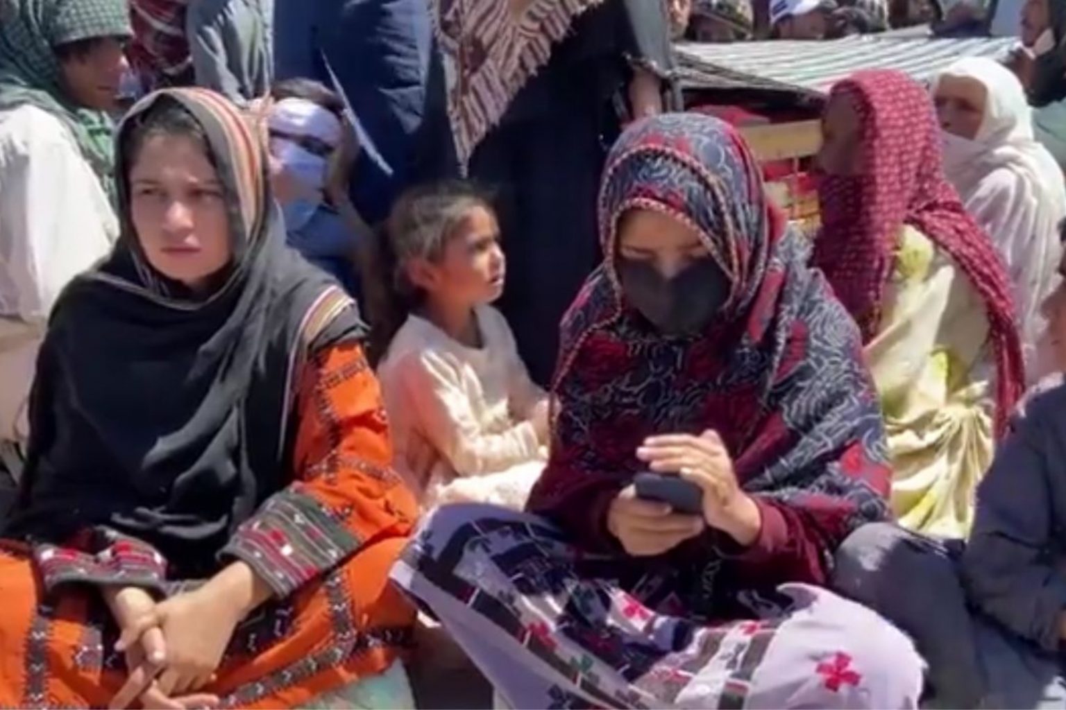 ڈاکٹر ماہ رنگ ءُ سنگت یل کنگ نہ بیت اَنت سرجمیں بلوچستان ءَ بے مدت واستا بند کنگ بیت – بی وائی سی پریس کانفرنس