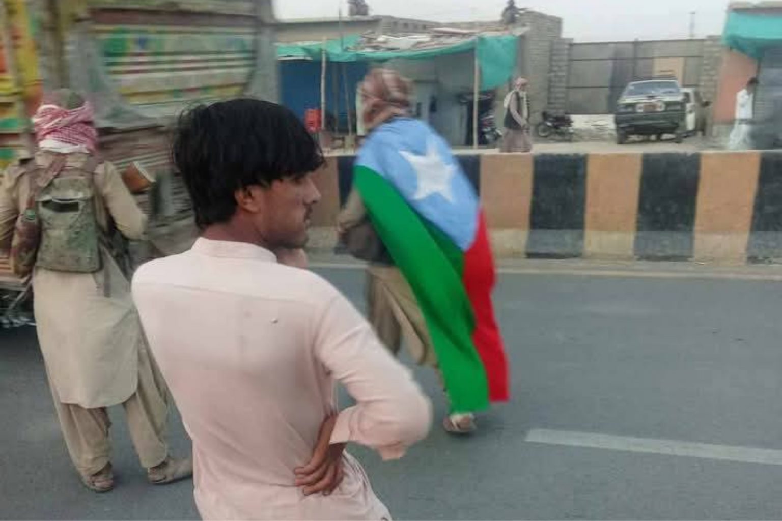 منگچر ءِ شھر سلاہ بندانی کنٹرول، پوج ءِ سر ءَ اُرش، سرکاری ماڑی دستیگ