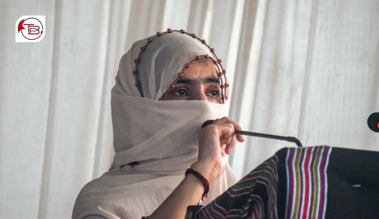 بلوچ یکجھتی کمیٹی ءِ رھشون ڈاکٹر صبیحہ بلوچ ءِ لوگ ءِ سر ءَ پوج ءَ بیڑبرتگ