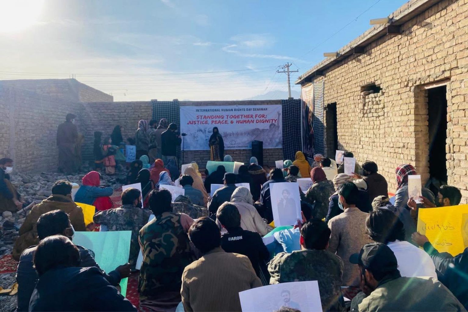 بلوچستان ءَ انسانی ھکانی لگتمالی انت ءُ بلوچ اے وھد ءَ ریاستی زوراکیانی دیمپانی انت۔ بی وائی سی سیمینار