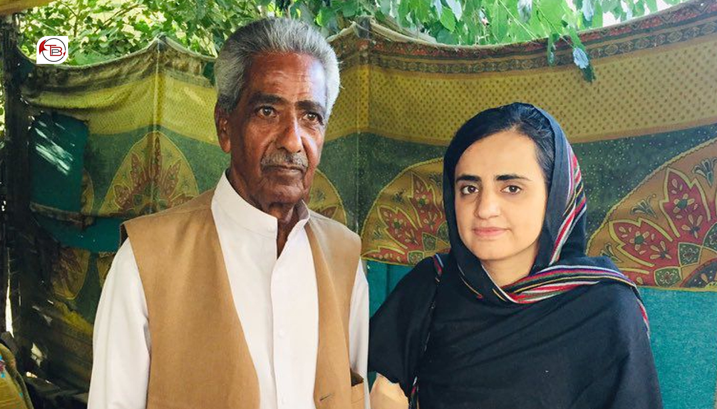 ماما قدیر بلوچ راجی زرمبشت ءِ یک دروری ، دور چار ءُ مجتی تب ءِ مڈی یے ءِ دروشم ءَ مدامی یات دارگ بیت ۔ ماھرنگ بلوچ