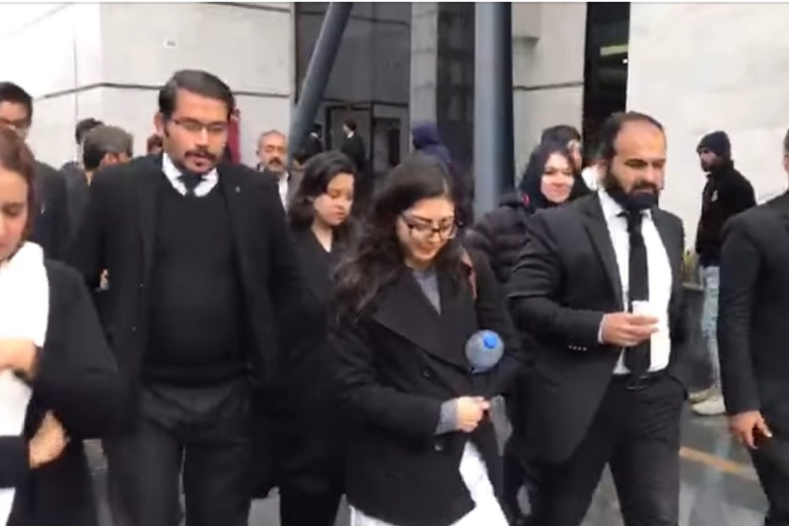 ایمان مزاری ءُ لوگ واجہ دستگیر کنگ بوتگ انت