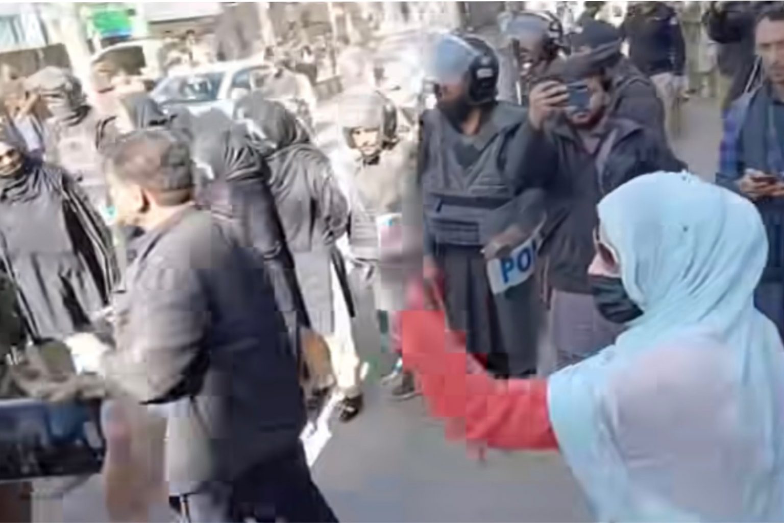 شال زھرشانی، درزنانی سرکاری کاردار دزگیر