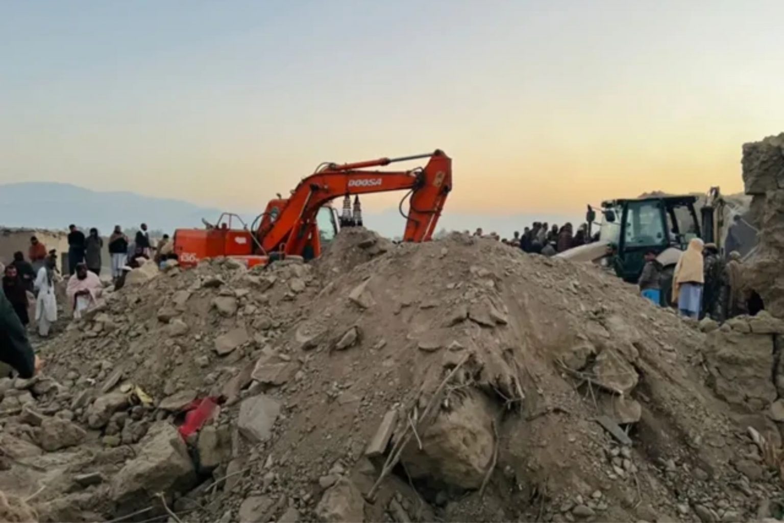 ننگرھار: پاکستانی برزیں اُرش، 17 ءَ گیش مردم بیران، زھگ ءُ زالبولاں ھوار یکیں کھول نشانگ کنگ بیتگ – واکدار