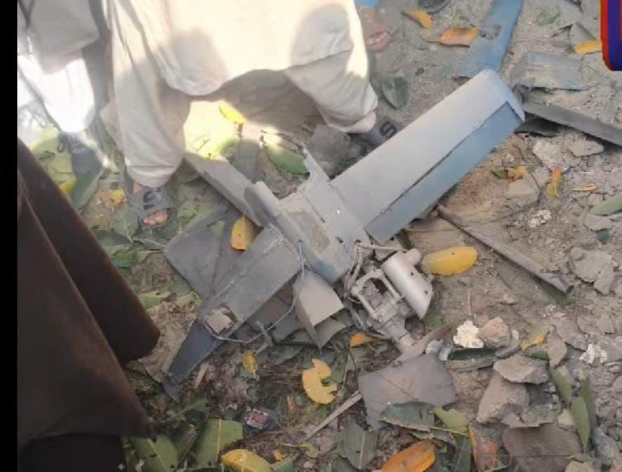 اوگان طالبان ءَ پاکستان ءَ بالی اُرش ءِ درشان داتگ، پاکستان ءَ سئے جاھاں ڈرونانی دور دیگ ءِ گپ دیم ءَ اتکگ