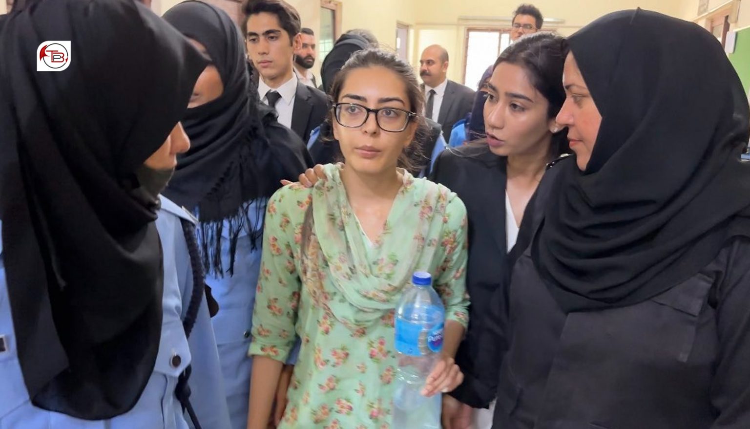 یو این ءِ پنچ گچینی نمائندگاں ایمان مزاری ءُ ھادی چھٹہ ءِ بگیری ءِ ارزیانی سرا پدردی درشان اتگ