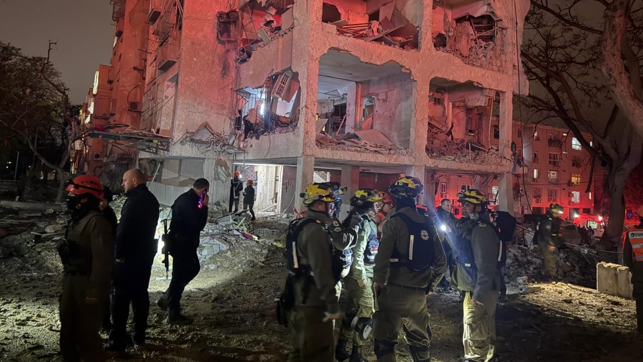 آراد ءَ ایران ءِ اُرشاں 88 زدگ بیتگیناں 10 مردم سکا زدگ۔ اسرائیل ءِ واکدار