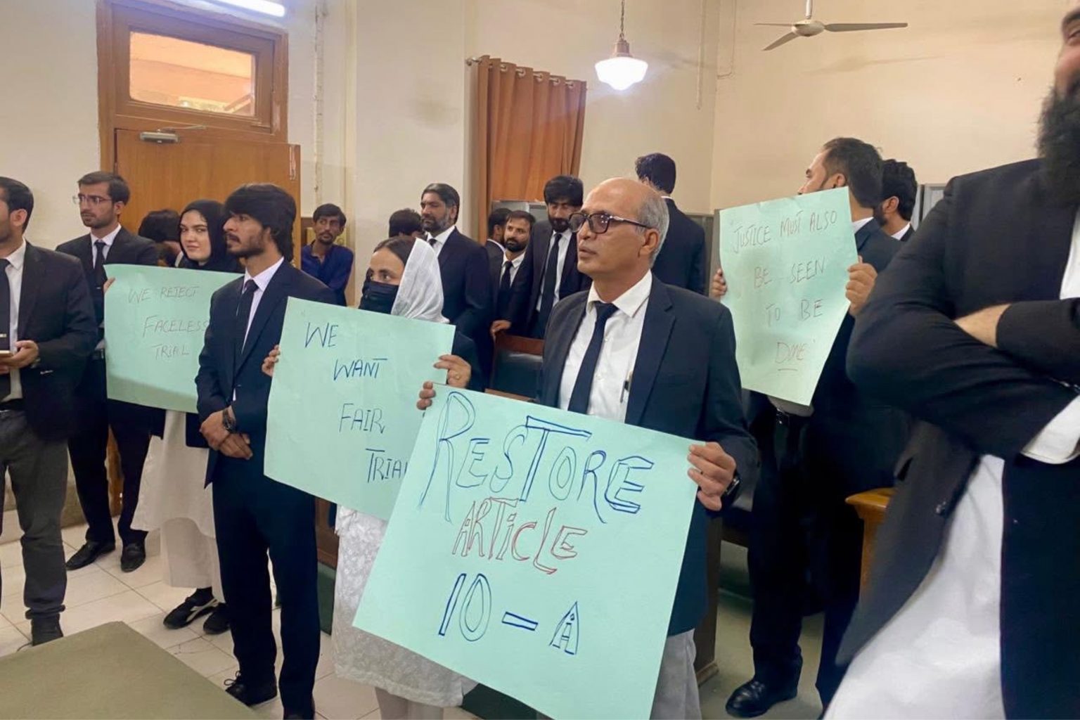 شال ءَ فیس لیس ٹرائلز ءِ بگیری ءَ ولیلانی زھر شانی، تچکیں آمیدگسی ءُ رھبندانی رد ءَ کاروانی کنگ ءِ لوٹ