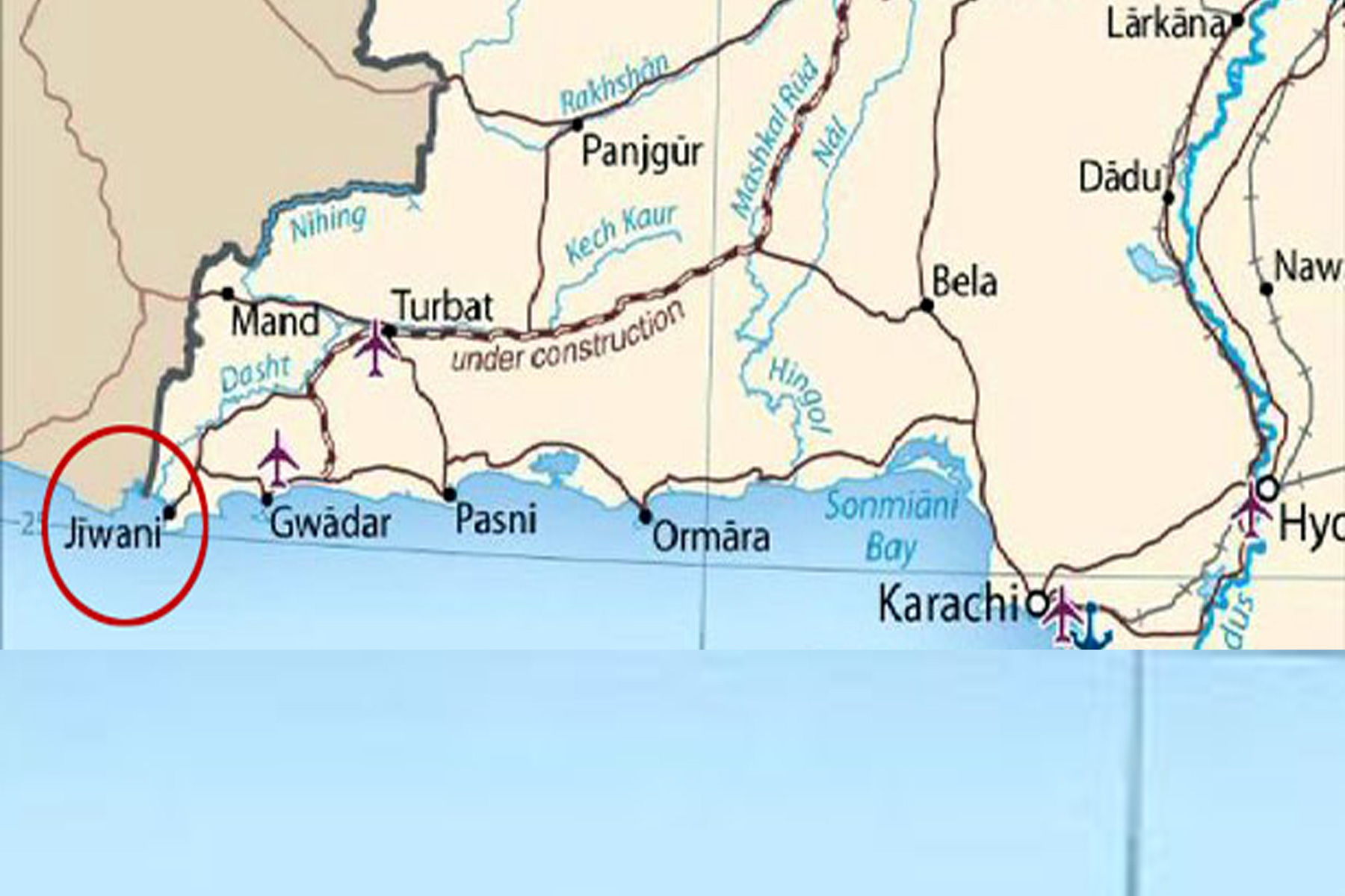 جیونی: پاکستان کوسٹ گارڈز ءِ کیمپ ءَ تراکناکیں شورواں پُریں گاڑی ءِ تراک، 20 ءَ گیش کارندہ بیران