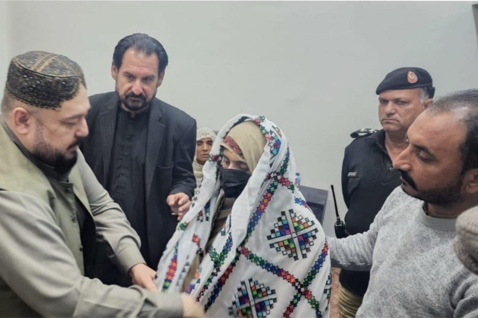 ھزدار ءَ ڈیٹھ اسکواڈ ءِ دست ءَ آوار جنی ءِ آماچیں اسماء جتک ءِ پت کشگ بوتگ